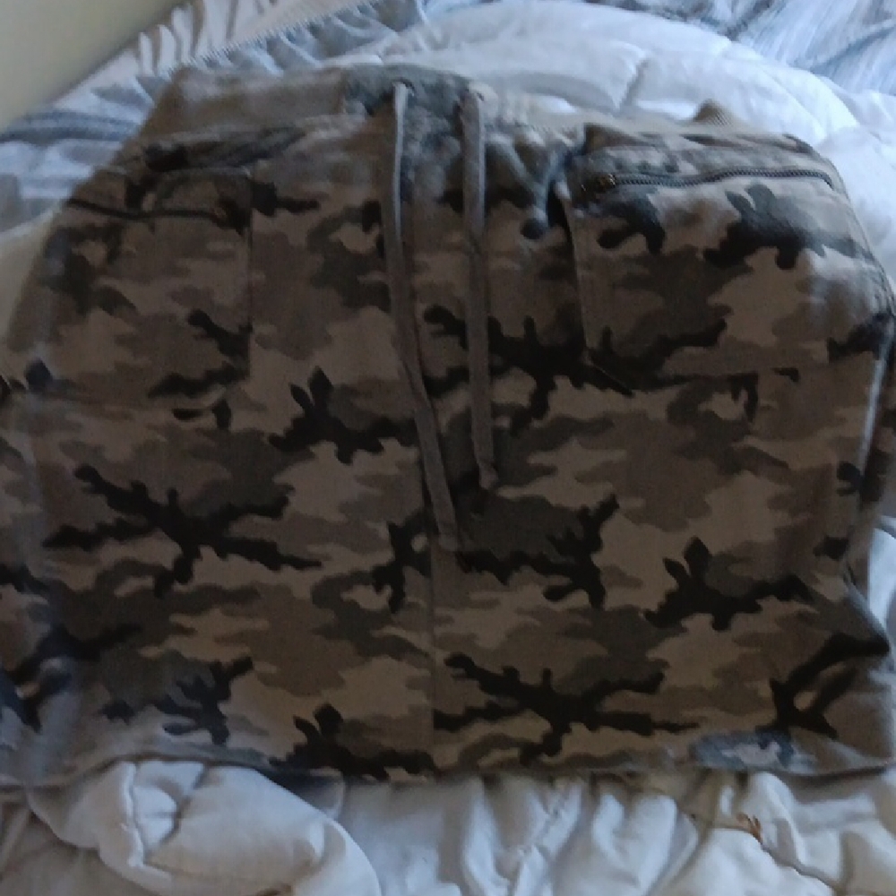 Uniqlo Camo Print Mini Skirt Grey Black Drawstring Cargo Pockets 241-149073